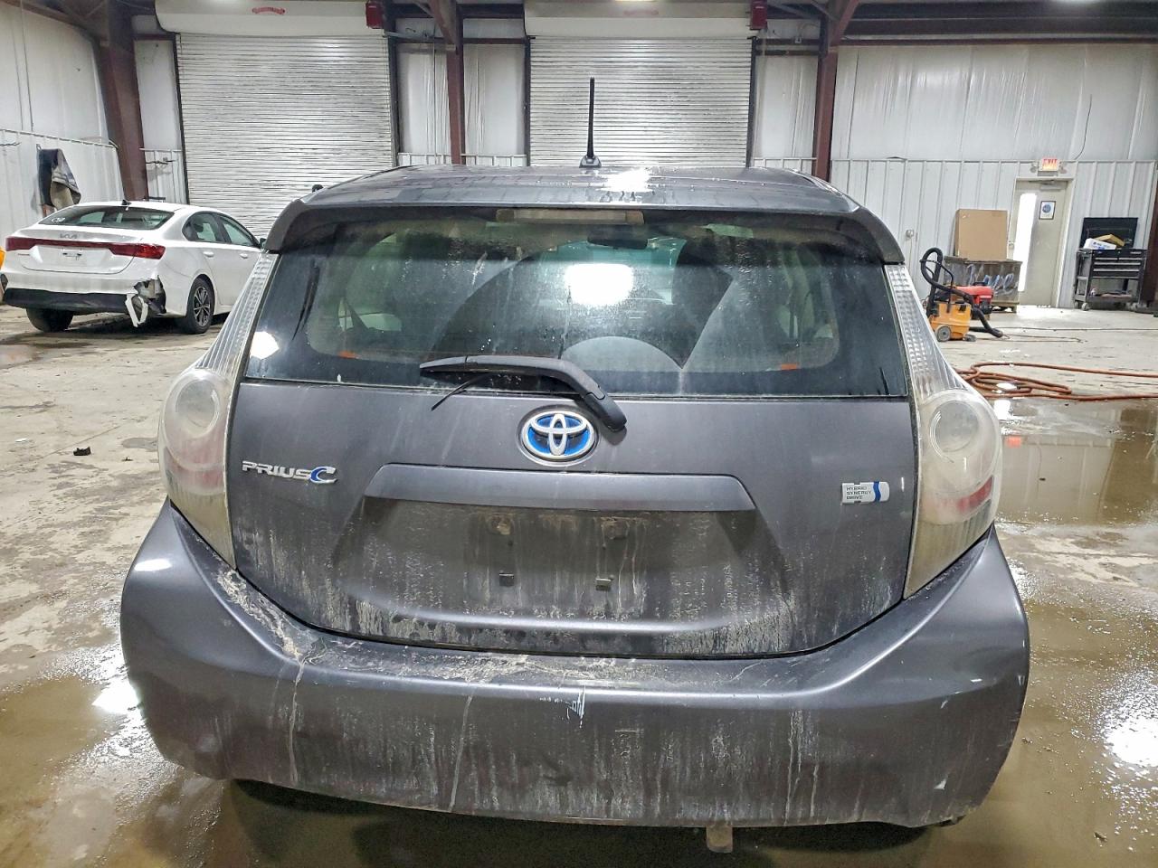 Toyota Prius Image 12