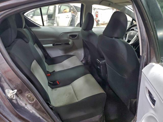 Toyota Prius Image 11