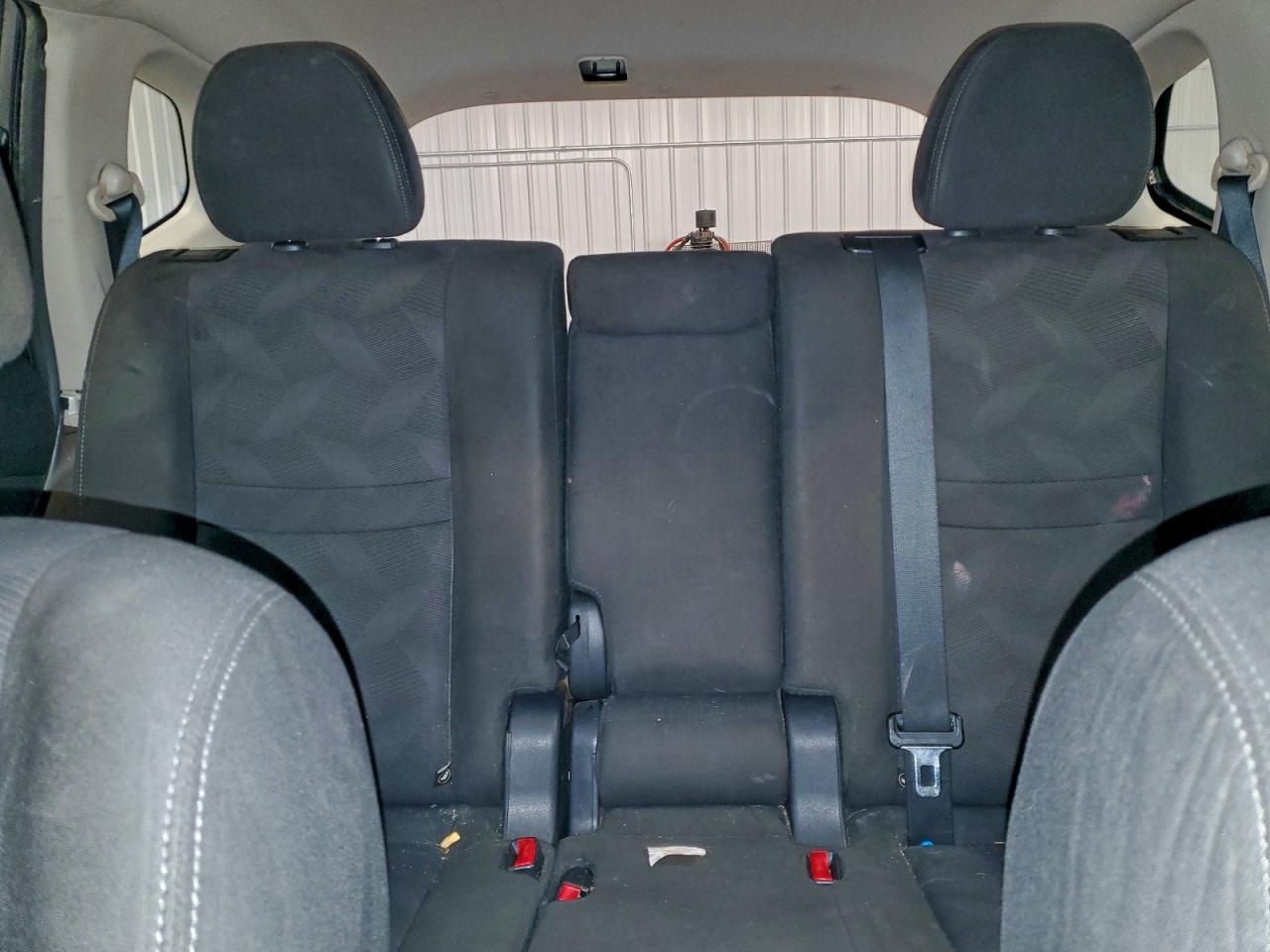 Nissan Rogue S Image 4