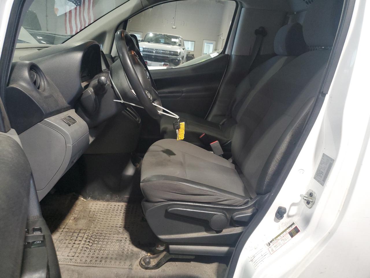 Nissan Nv 2.5s Image 11